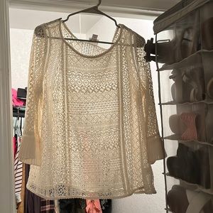 Stylus brand. Size XL. Cream color top. Quarter sleeves.